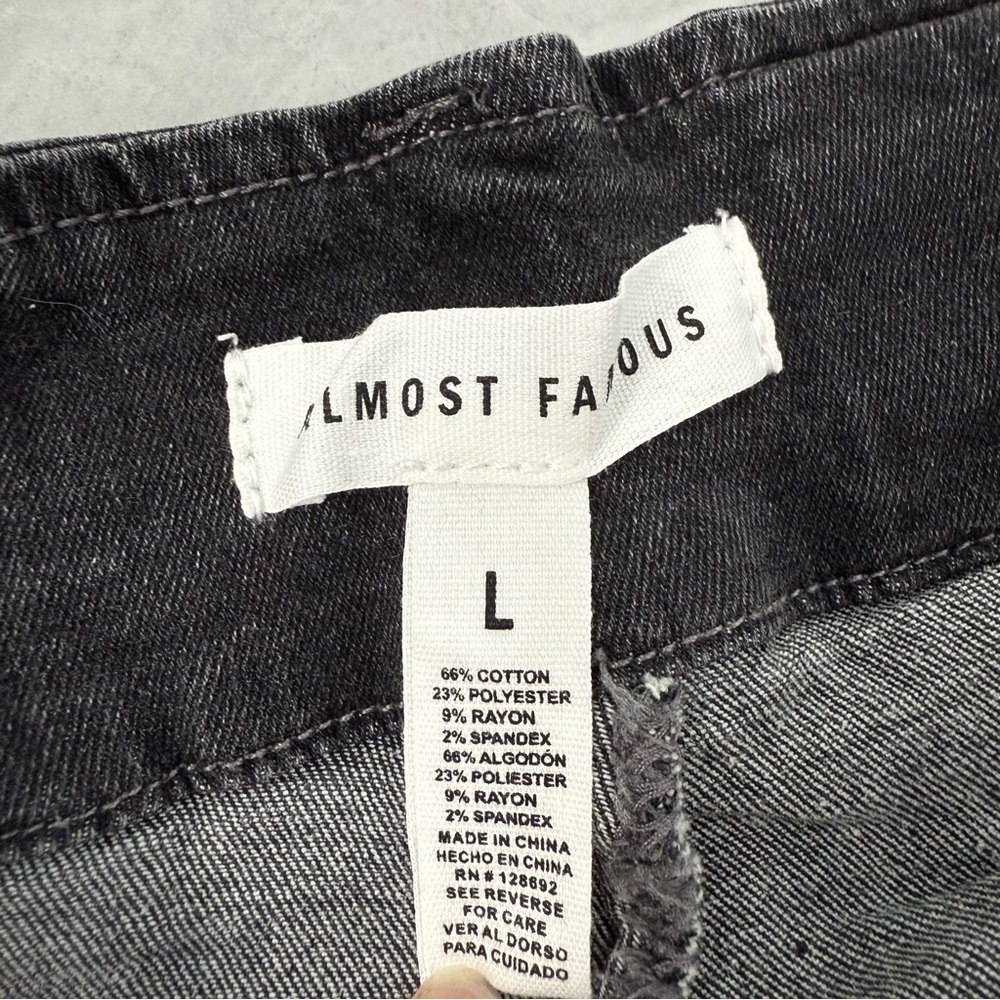 Women’s Almost Famous Pleated Black Denim Mini Skort Skirt Y2K Grunge Size Large - Picture 9 of 12